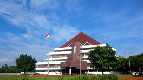 Salah satu perguruan tinggi kedinasan yang sangat terkenal di indonesia adalah stan. 9 Jalur Masuk IPB University 2021, Syarat dan Jadwal ...