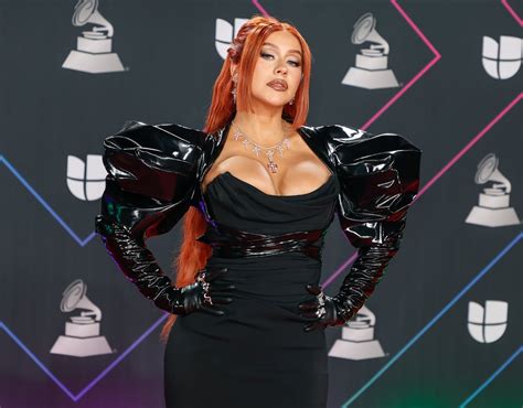 Christina Aguilera Wore A Sexy Black Dress To Latin Grammys Popsugar Fashion Uk