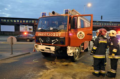 Jun 07, 2021 · lövések is eldördültek, miután két társaság összeverekedett a ix. Hírek Ma - Tűzoltóautó karambolozott Budapesten
