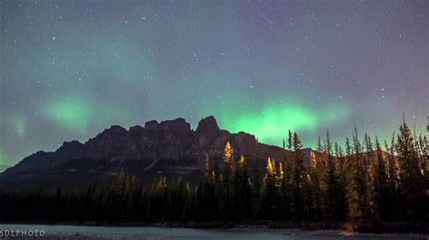 Aurora Borealis In Banff National Park Youtube