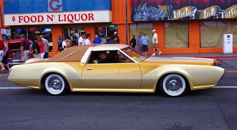 Customized 1972 Ford Thunderbird, possibly one of George Barris' Titans ...
