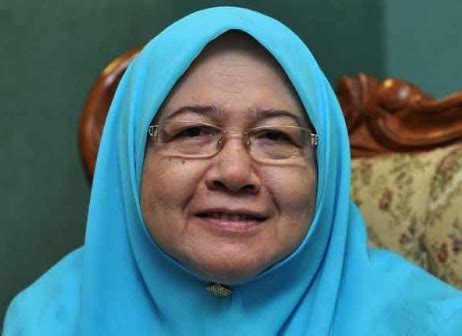 Nik omar contested in 2018 malaysia general election for chempaka. Isteri Nik Aziz Sebak Dengan Tindakan Nik Omar | 1Media.My