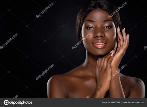 Africaine Am Ricaine Nue Femme Avec Les Mains Pr S Visage Regardant