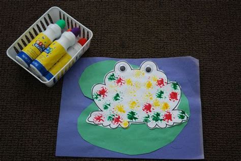 Speckled Frogs Using Bingo Stampers Frog Theme Preschool Class Art