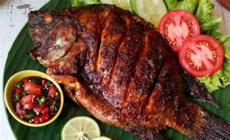 Ikan bakar literally means roasted fish in indonesian and malay. Resep Ikan Mas Goreng Bumbu Kuning Asam Pedas Spesial ...