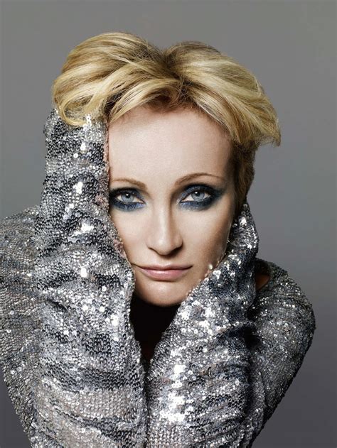 Her music is a mix of pop, cabaret, jazz, and chanson. Patricia Kaas (*1966) · Portrait · KINO.de