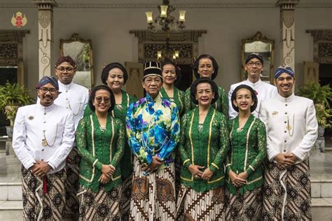 10 Kebaya Putri Keraton Yogyakarta Aura Bangsawan