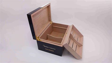Custom Humidors Jars Boxes And Packaging For Cigars Retail Pak
