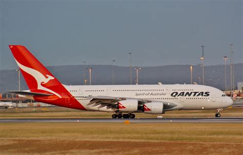Perth Airport Spotters Blog Qantas A380 842 Vh Oqb Qf1 Syd Dxb