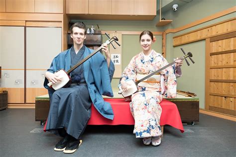 Play A Traditional Japanese String Instrument Shamisen