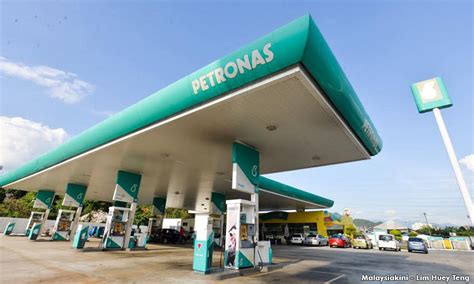*ron 97 = rm2.50 per litre. #Malaysia: New Petrol Prices May Be Announced On A Daily Basis