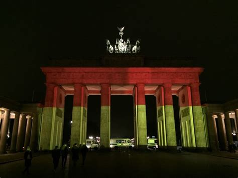 Nothing had changed in two years but the picture shows clearly that a red flag has replaced the missing quadriga. Security Measures Stepped Up At Changing Of The Guard