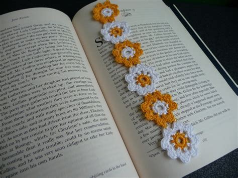 Free crochet cross bookmark pattern. 17 Crochet Bookmarks | Guide Patterns