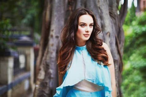 She marked her film debut with the 2006, american film turn left. Evelyn Sharma Wiki, Biography, Age, Movies List, Family ...