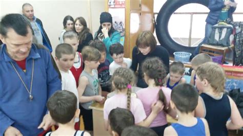 Мы с днем праздничным рождения поздравим тренера, и пожелаем ему огромного профессионального умения, просто безграничного терпения и всеобщего уважения. День рождения тренера. Раздача плюшек. - YouTube