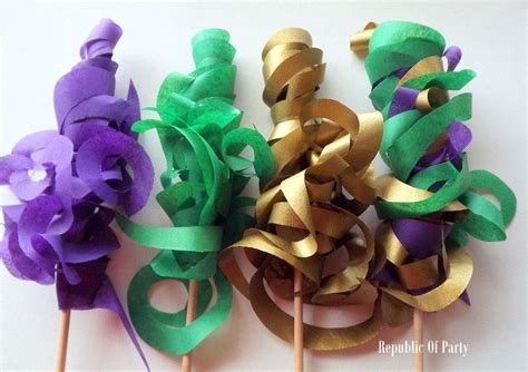 Streamer in a sentence and translation of streamer in english dictionary with audio pronunciation by near the back of the room sat an ornately carved and gilded chair draped with streamers of red silks. Mardi Gras Paper Wand Streamers | Purple, green wedding ...