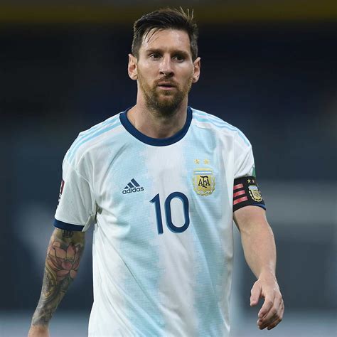 Messi : Barcelona-Star Lionel Messi: Wut-Post wegen Ronaldinho-Gerücht ...