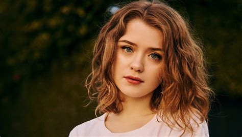Listen to maisie peters : Maisie Peters taking the wheel of her music career | INTERVIEW