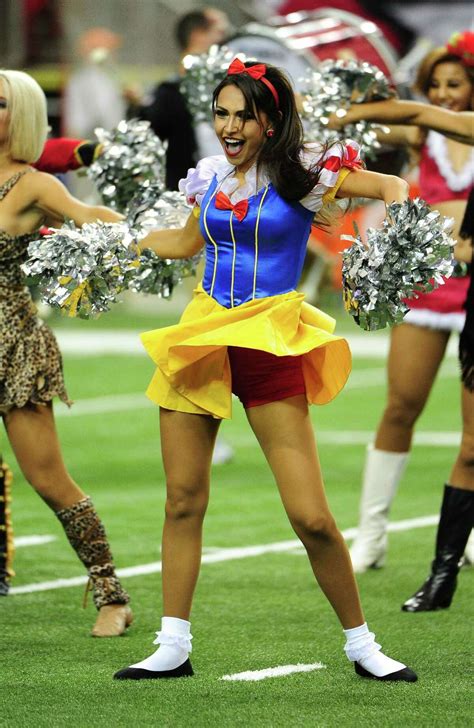 Nfl Cheerleaders Dress Up For Halloween