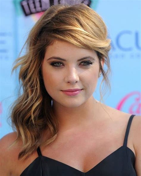 Shoulder Length Hairstyles With Side Bangs