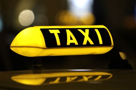 Sunteți pe pagina de scoruri ale echipei uta arad din secțiunea fotbal/românia. TAXI în Arad - Special Arad