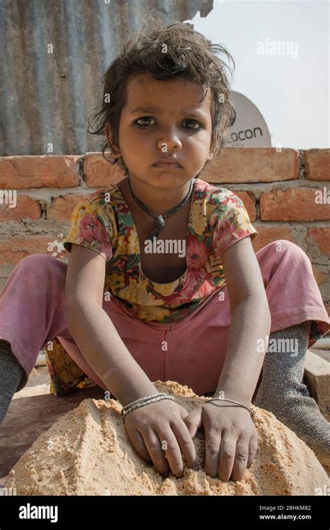 Poor Indian Village Girl Hi Res Stock Photography And Images Alamy