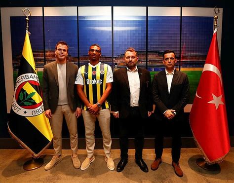 Son Dakika Fenerbahçe Transfer Haberleri Galatasaray Da Istedi