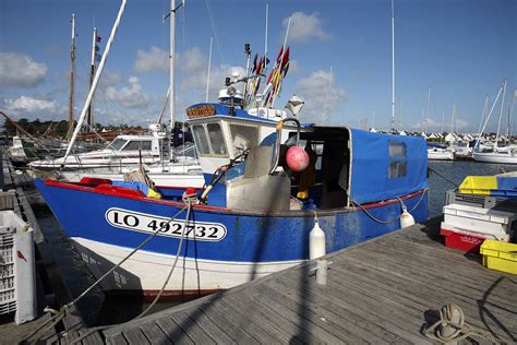 To get a better feel for what its capable of. Port-Louis, port de pêche | réf. 9883 | yann tierny | Flickr