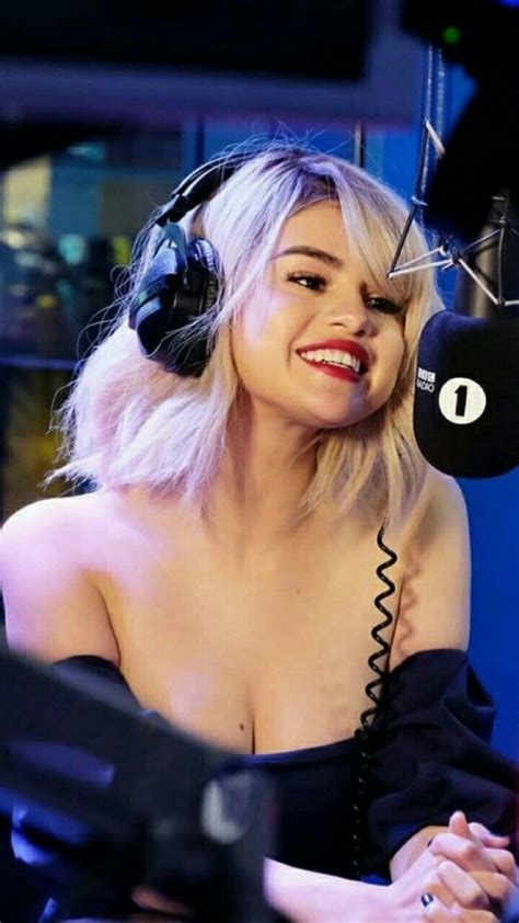 Discover more posts about selena gomez blonde candids. Pin on Selena gomez Bleach Blonde Hair Look