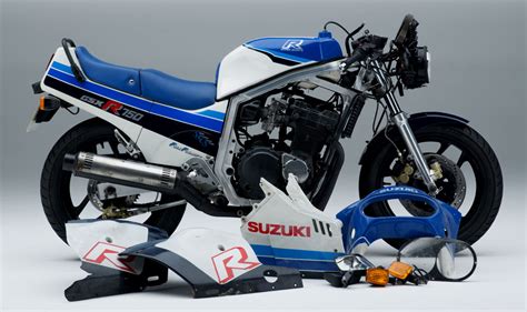 Since 1989 only 500 were made. Suzuki GSX-R 750 | Welcome to the 007 World!