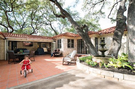 Randy Rogerss Country Music Home In Texas Wsj