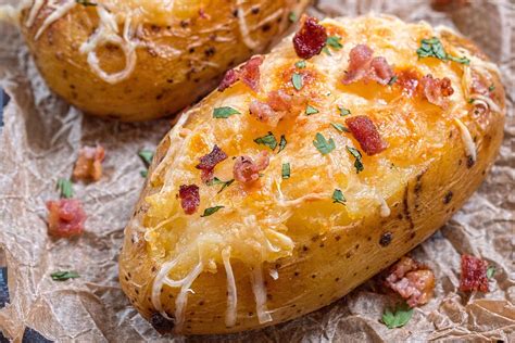 Batata Recheada Com Queijo E Bacon Landeiro