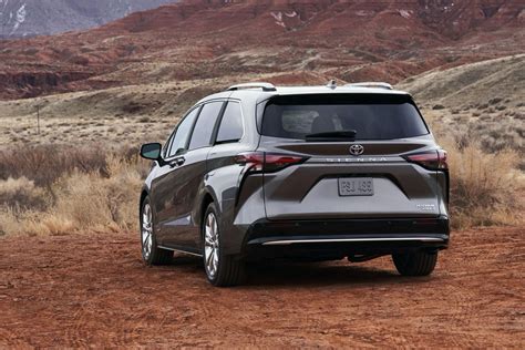 I have to wait 20 minutes average with the engine. 2021 Toyota Sienna Unveiled as Bold New Hybrid Minivan ...