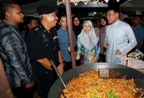 Saya ingin tahu butiran terperinci berhubung dengan program khusus dan emolumen kakitangan kontrak sebanyak rm200 juta bagi tahun 2021. Wak Labu Farm: Apa alasan kita nak buat kerja itu? - Anwar