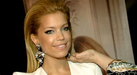 The sylviemeis community on reddit. Sylvie van der Vaart: Mit neuer blonder Mähne auf ...