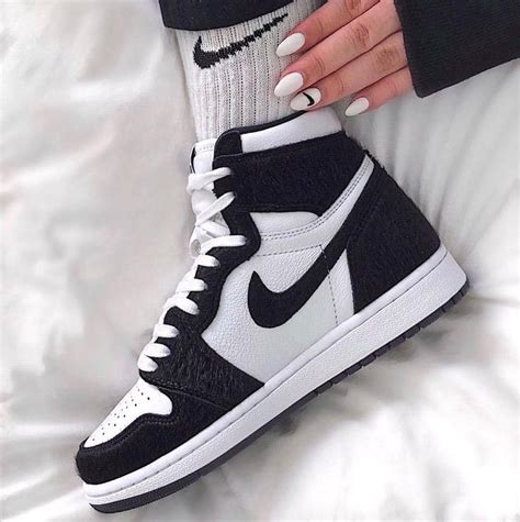 ¡descubre más air jordan blanco en deportes y entretenimiento, calzado, teléfonos y telecomunicaciones! jordan 1 retro high twist (W) 2019 | Sapatilhas nike ...