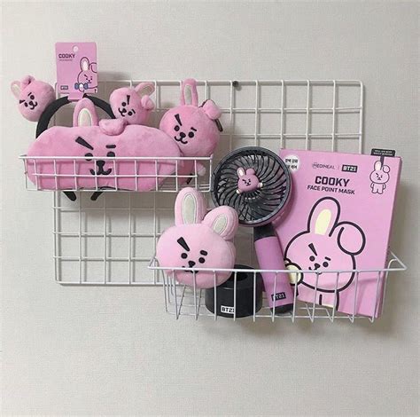 𝑷𝒊𝒏𝒕𝒆𝒓𝒆𝒔𝒕: 𝒉𝒐𝒏𝒆𝒆𝒚𝒋𝒊𝒏 (With images) | Bts merch, Pink ...