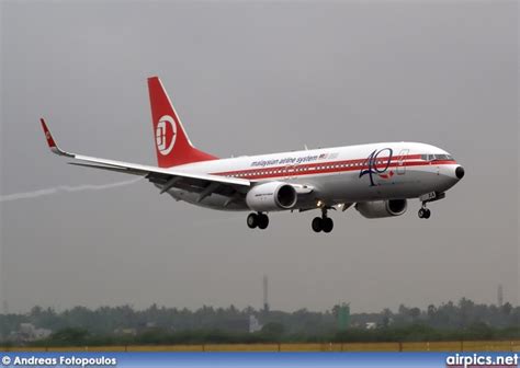 I liked the fact that the 737 features personal entertainment. airpics.net - 9M-MXA, Boeing 737-800, Malaysia Airlines ...
