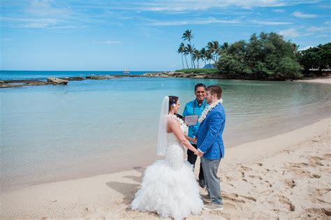 Paradise Cove Beach Oahu Hawaii Weddings And Elopements In Oahu