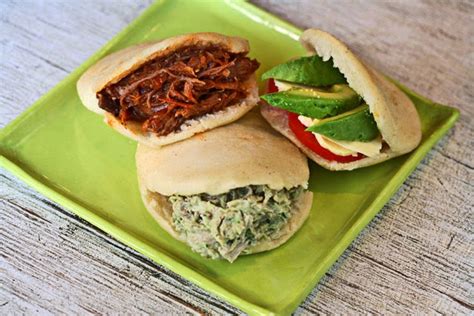 Los historiadores gastronómicos de venezuela y colombia coinciden en que las cocinas de ambos países guardan ciertas similitudes. #PasandoDato: El arte sobre como pedir una arepa en ...