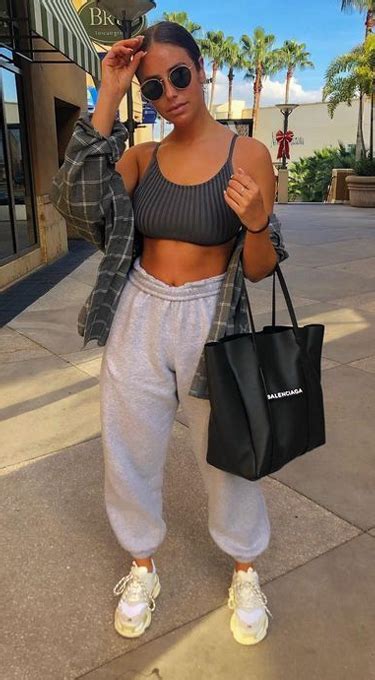 What To Wear With Grey Sweatpants Girl Buy And Slay
