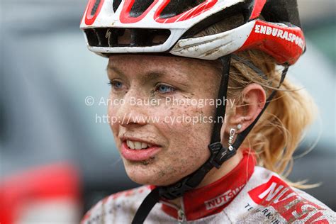 Tara gins (29) blijft een bezige bij. Tara Gins | Tielt - Winge (BEL) | Anco Bauer | Flickr