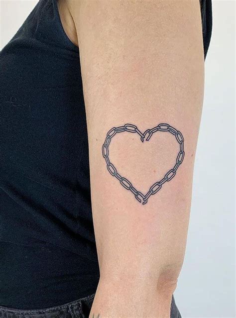 30 Pretty Chain Tattoos Make You Beautiful Forever In 2022 Chain