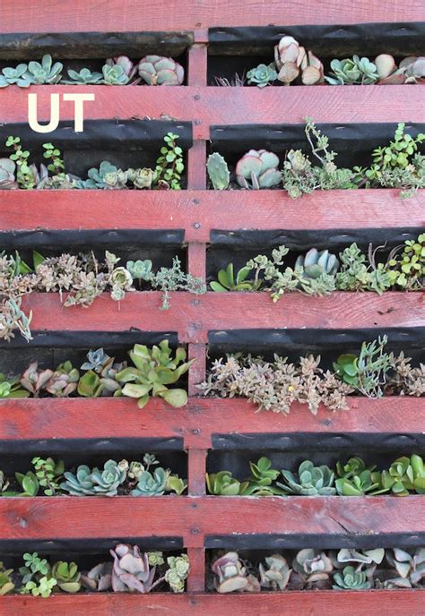 Make this pallet garden 37. Vertical Pallet Planter · How To Make A Pallet Planter ...