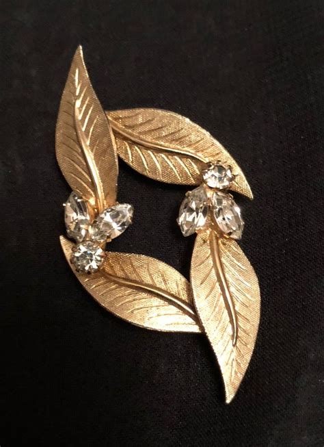 Vintage 60s Gold Brooch With Leaves And Rhinestone Accents Etsy
