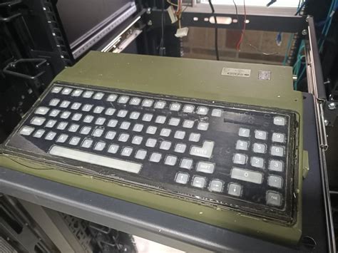 Bought This Old Keyboard Whats It From Rwhatisthisthing