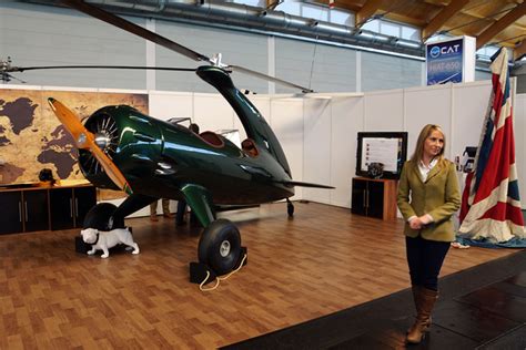 Alors, j'attends votre aide ! Aero 2015 : Friedrichshafen, le salon de l'autogire ...