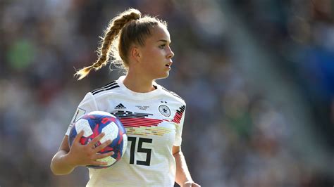 Women's Football - News - Gwinn: 2019 was like something out of a movie