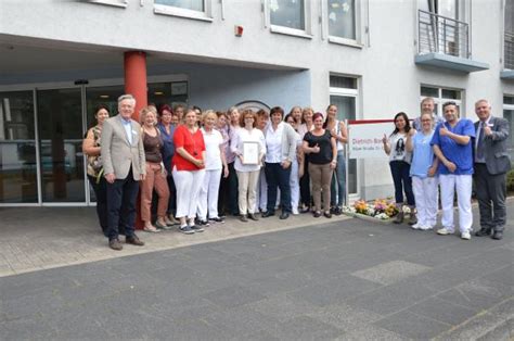 In einem zentrumsnahen neubaugebiet in endingen am kaiserstuhl haben wir im juli 2019 unser neues seniorenhaus eröffnet. Auszeichnung für Dietrich-Bonhoeffer-Haus in Eilpe ...