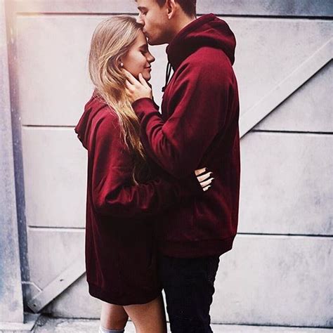 16 poses besando a tu novio que debes compartir en instagram es la moda